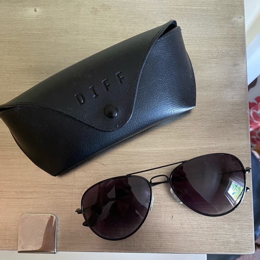 Diff Aviator Sunglasses - image 3